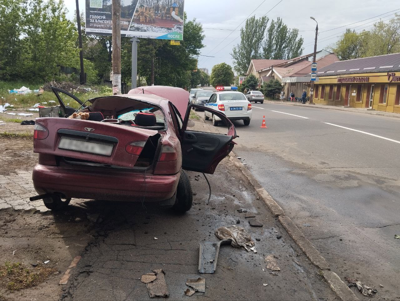 В Донецке произошло ДТП со смертельным исходом: Daewoo Lanos врезался в опору ЛЭП