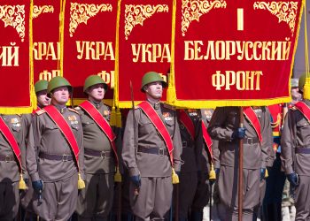 Последний шанс. Москва объявила о перемирии на День Победы