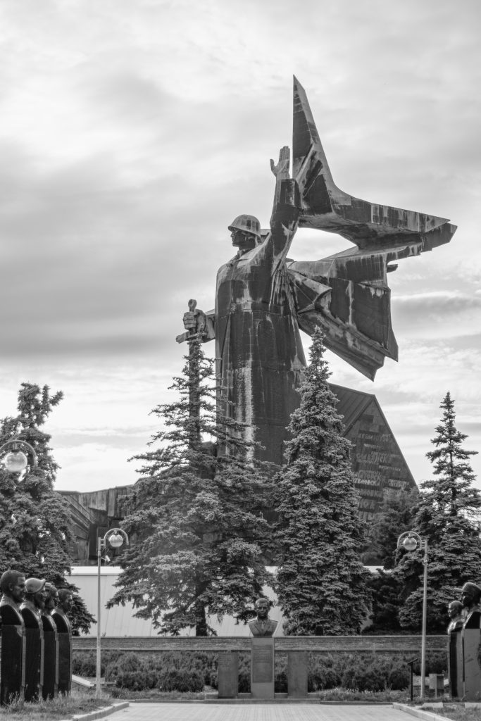 Маршрут памяти: Путешествие по местам славы Донецка
