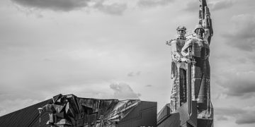 Маршрут памяти: Путешествие по местам славы Донецка