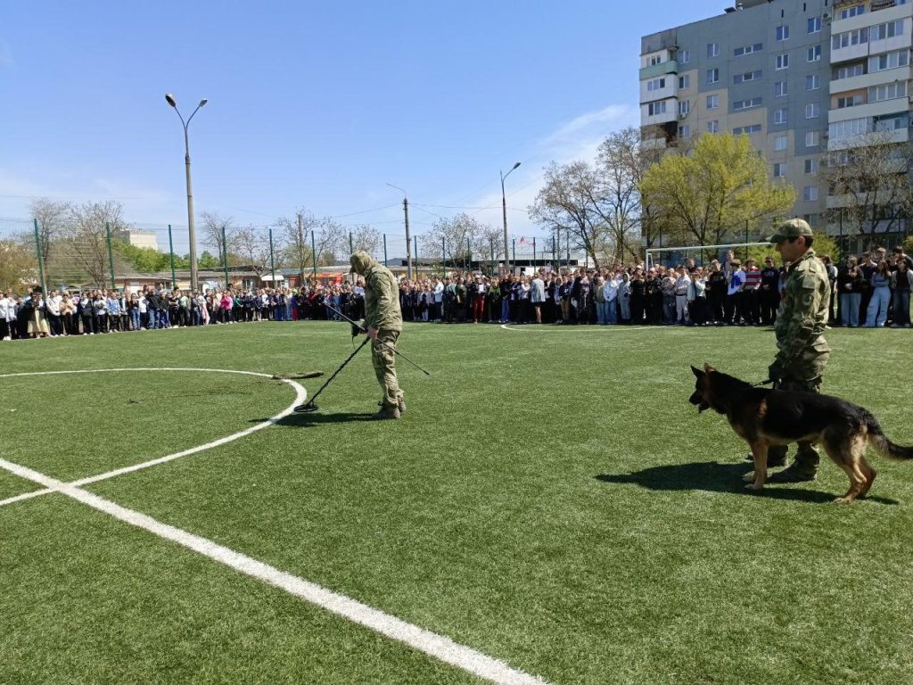 В школах Мариуполя проводят учения по противодействию террористическим угрозам
