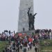 Донбасс чествует героев у мемориала Саур-Могилы