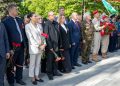 Т-34 вернулся: в Мариуполе открыли памятник танкистам Южного фронта