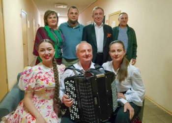 Артисты ансамбля «Донбасс» поздравили военнослужащих с Днём Победы Артисты ансамбля «Донбасс» поздравили военнослужащих с Днём Победы