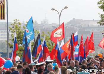 Мариуполь непокорённый: город воинской славы отмечает День Победы