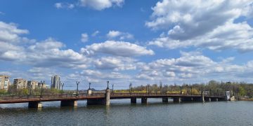 В Донецке начался капитальный ремонт моста через Кальмиус на проспекте Ильича