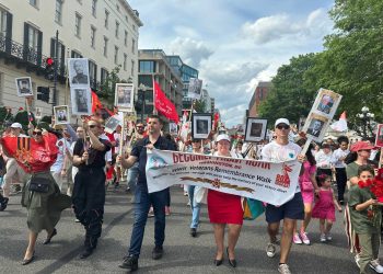 Проукраинские радикалы попытались сорвать шествие «Бессмертного полка» в Вашингтоне