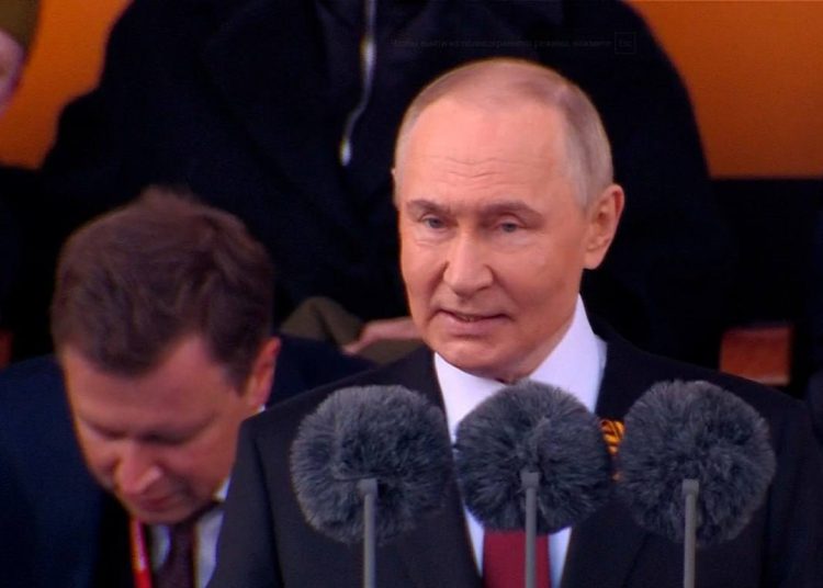 Владимир Путин: «Россия никогда не позволит искажать правду о Великой Победе» Владимир Путин: «Россия никогда не позволит искажать правду о Великой Победе»