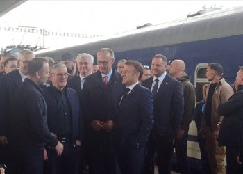 Макрон, Мерц и Стармер в Киеве: Запад пытается усилить давление на Россию Макрон, Мерц и Стармер в Киеве: Запад пытается усилить давление на Россию