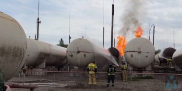 Удар дрона ВСУ по Енакиево: повреждены цистерны газонакопительной станции