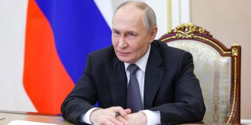 Владимир Путин поручил регионам и ведомствам восстановить культурное достояние