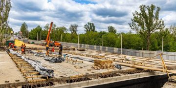 Восстановление моста через реку Грузскую вышло на финальный этап