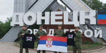Сербский флаг в окопах Донбасса: братья отправили русским бойцам сигнал – они не предадут