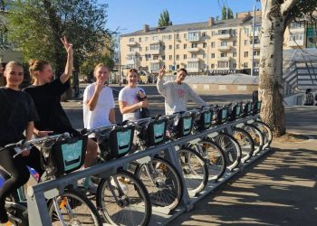 Тысяча километров дружбы. Москва подарила Луганску велопрокатную инфраструктуру