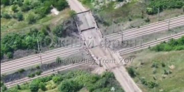 Российские военные взорвали мост, снабжающий боевиков ВСУ в Северске