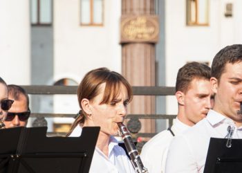 В Донецке у памятника Пушкину прошел вечер русской поэзии