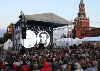 Поэтический фронт: на фестивале «Красная площадь» прозвучали стихи о СВО и Новороссии