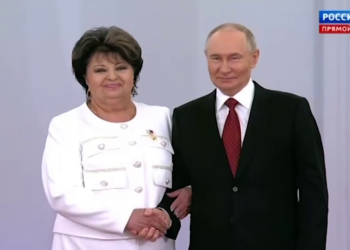 «Настоящий символ милосердия, надежды»: Путин о награждении горловчанки «Героем Труда России»