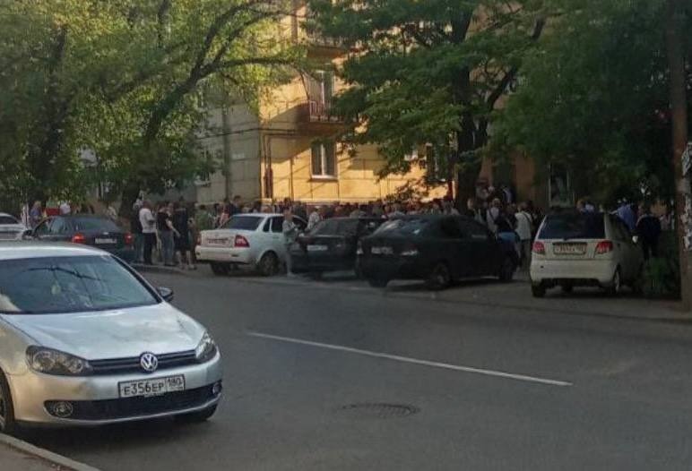 Донецк чтит память, а "Феникс" мучает очередями: дайджест за 22 июня
