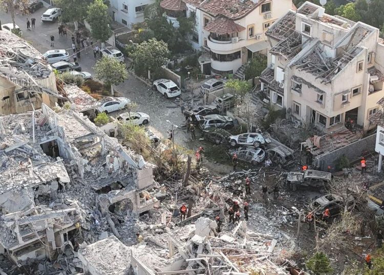 Удары Израиля по ядерным объектам Ирана: Тегеран ответил сотнями ракетами Удары Израиля по ядерным объектам Ирана: Тегеран ответил сотнями ракетами