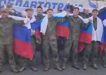 Слава России: появились первые кадры возвращения российских солдат