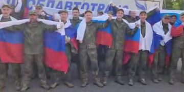 Слава России: появились первые кадры возвращения российских солдат