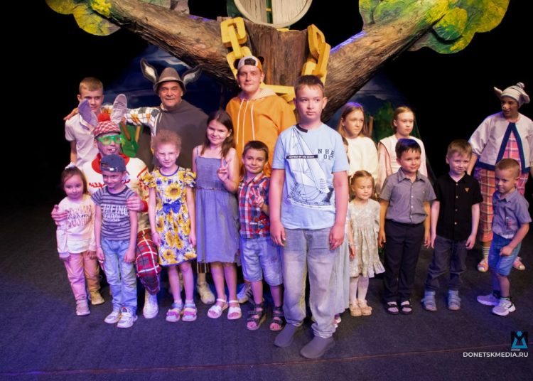 В Донецке состоялся праздник детства для подопечных фонда «Защитники Отечества» В Донецке состоялся праздник детства для подопечных фонда «Защитники Отечества»