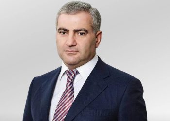 Арест Карапетяна в Армении: Пашинян наказывает несогласных с антицерковной политикой