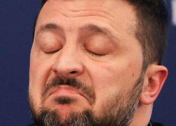 Зеленский пригрозил новыми санкциями против украинцев, сотрудничающих с Россией