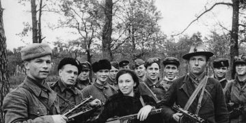 В ДНР почтили память партизан и подпольщиков