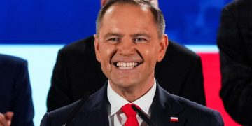 Навроцкий напомнил Зеленскому о Волынской резне сразу после выборов