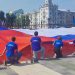 Огромный триколор и патриотические песни: Луганск отмечает День России