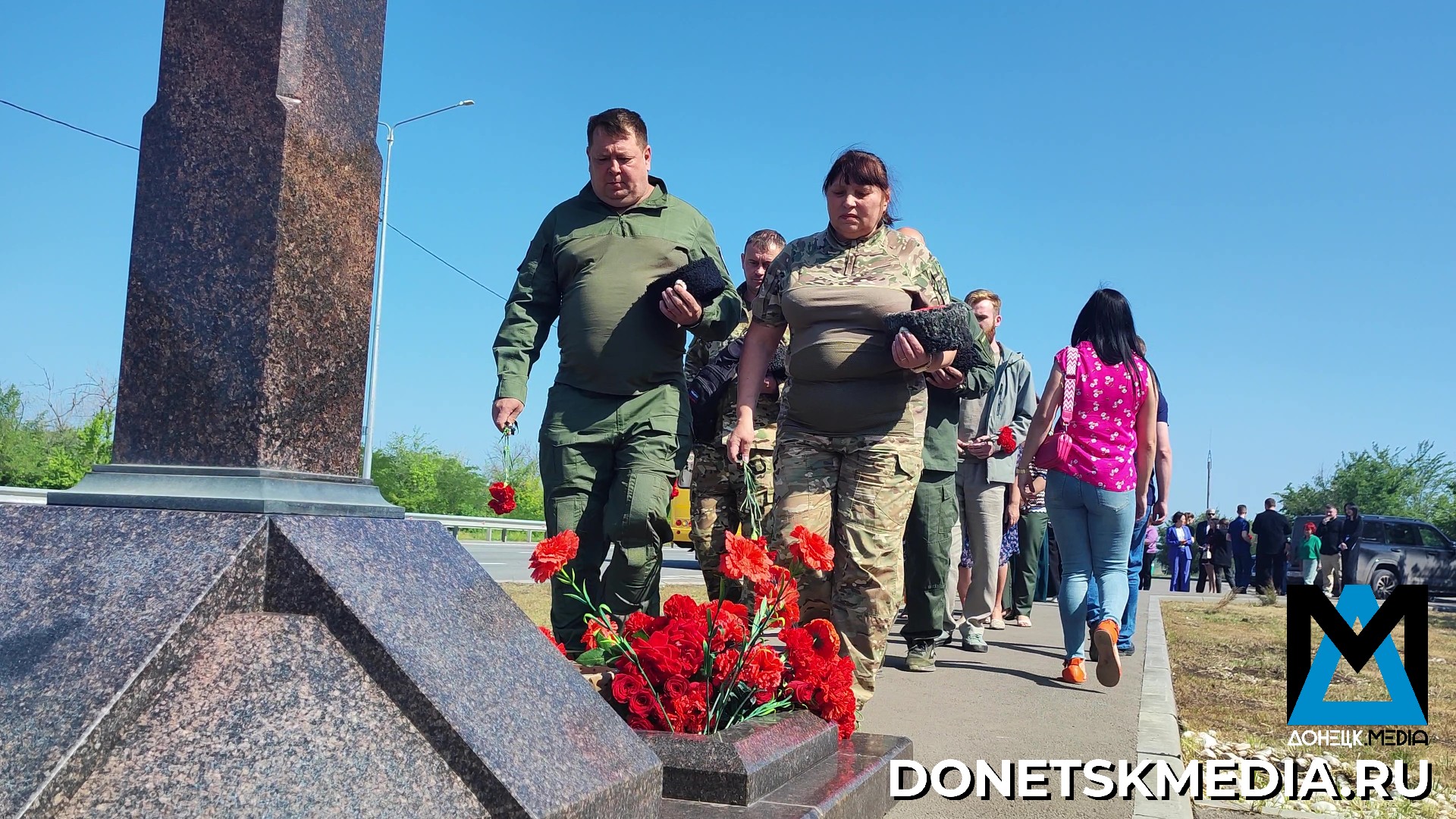 «Дети хотят стать журналистами, как они»: в Луганске вспомнили репортёров, погибших от обстрела «айдаровцев»*