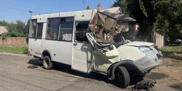 Смертельное ДТП в Енакиево: водитель Renault протаранил маршрутку