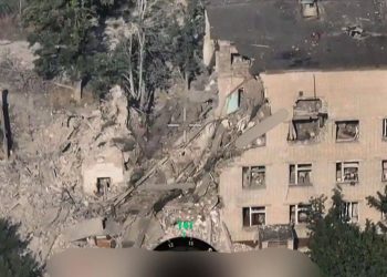 Жилой дом в Алешках рухнул после удара ВСУ, боевики не дают спасти людей