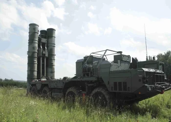 Российская ПВО отразила масштабную атаку дронов: сбито более 30 БПЛА