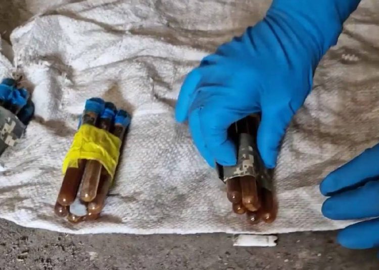 ВСУ готовили химатаку на Донбасс: ФСБ нашла схрон с хлорпикрином