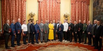 От фронта к развитию: Ветераны СВО получили дипломы МГИМО