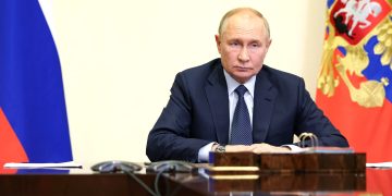 Триллионы на семью: Кремль взялся за демографию всерьёз Президент на совещании по социальным вопросам выслушал доклады о ситуации с демографией