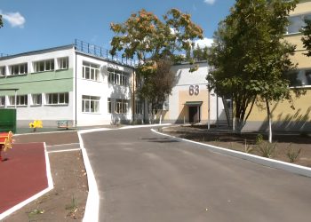 Из подвалов — в новые классы: дети Мариуполя возвращаются к мирной жизни Из подвалов — в новые классы: дети Мариуполя возвращаются к мирной жизни