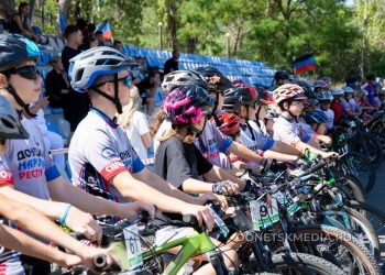 Гонка памяти: велогонщики ДНР борются за титул в честь погибшей Дарины Самойлович Гонка памяти: велогонщики ДНР борются за титул в честь погибшей Дарины Самойлович
