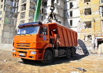 Силы МЧС ДНР обезвредили 4 тысячи боеприпасов и расчистили улицы в Красногоровке Силы МЧС ДНР обезвредили 4 тысячи боеприпасов и расчистили улицы в Красногоровке