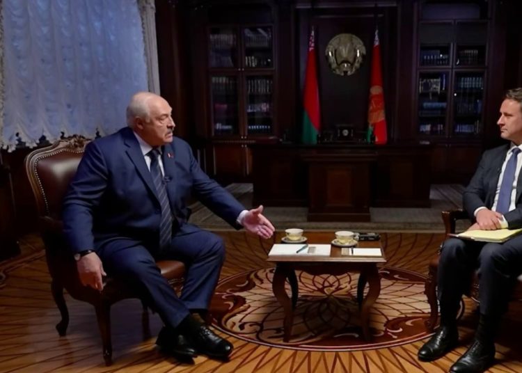 Лукашенко предлагает Трампу, Путину и Зеленскому встретиться в Минске