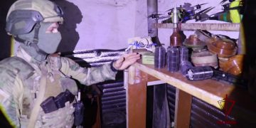 Росгвардейцы в ДНР раскрыли схрон с натовским оружием и дронами-камикадзе