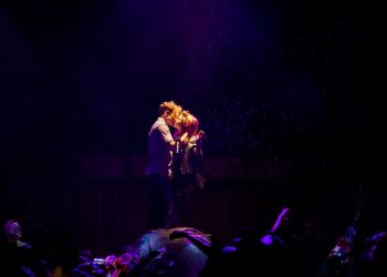 Любовь и война в РАМТе: Лебедев взрывает «Ромео и Джульетту» в Донецке