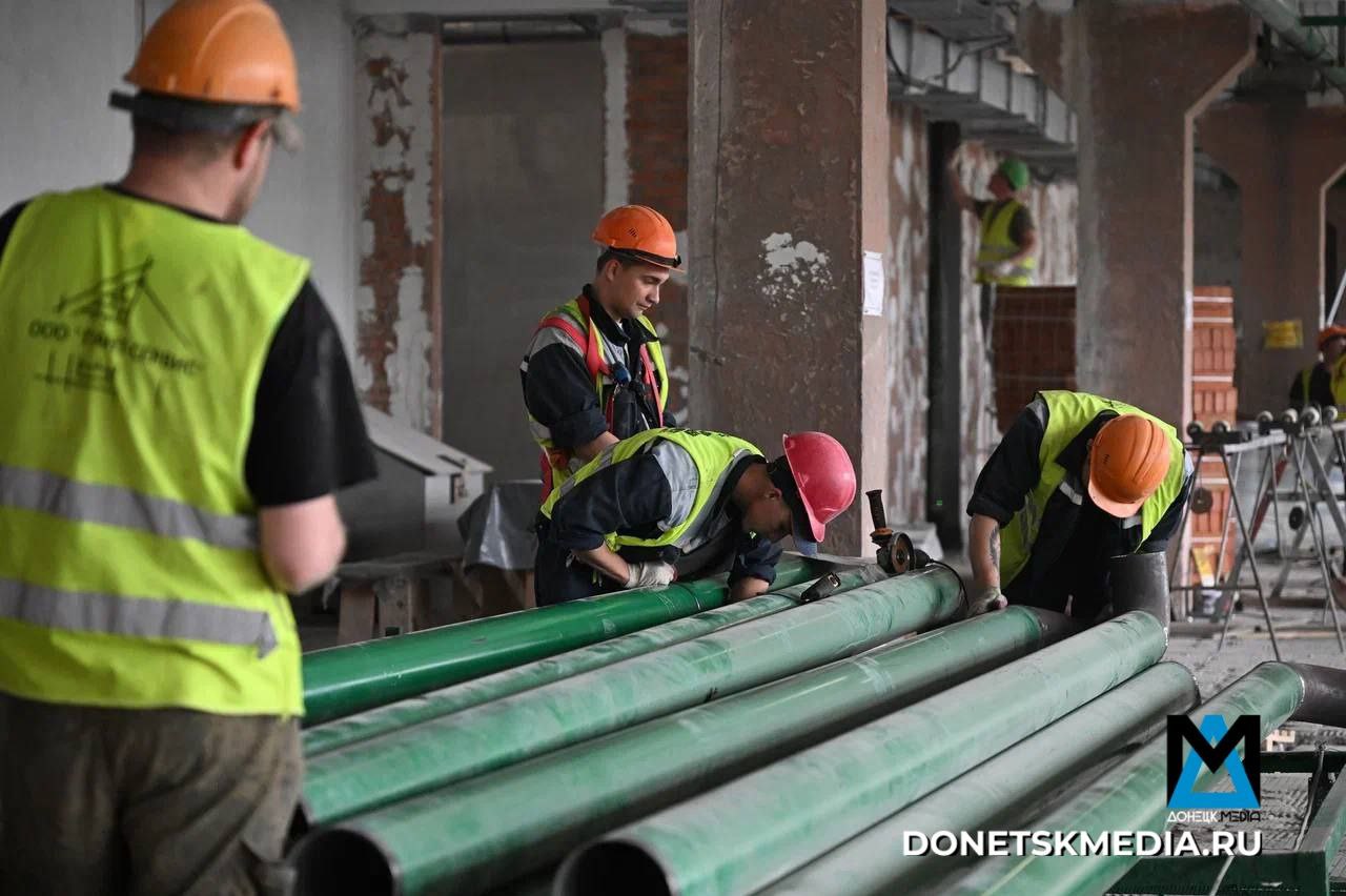 Ремонт дорог и крыш, а также рождественское тепло. Дайджест за 8 января