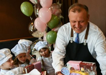 Сила в единстве: мэр Донецка Алексей Кулемзин о том, что для него значит День города и его главные пожелания дончанам