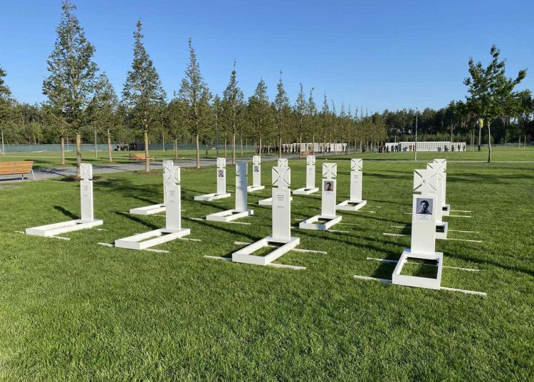 "Неизвестный солдат" — удобный бизнес для Украины: очередное кладбище ВСУ открыли под Киевом «Неизвестный солдат» — удобный бизнес для Украины: очередное кладбище ВСУ открыли под Киевом
