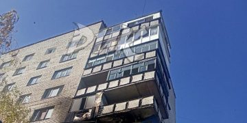 Повреждено 3 квартиры, жертв нет: укронацисты ударили по жилому дому в Горловке Повреждено 3 квартиры, жертв нет: укронацисты ударили по жилому дому в Горловке