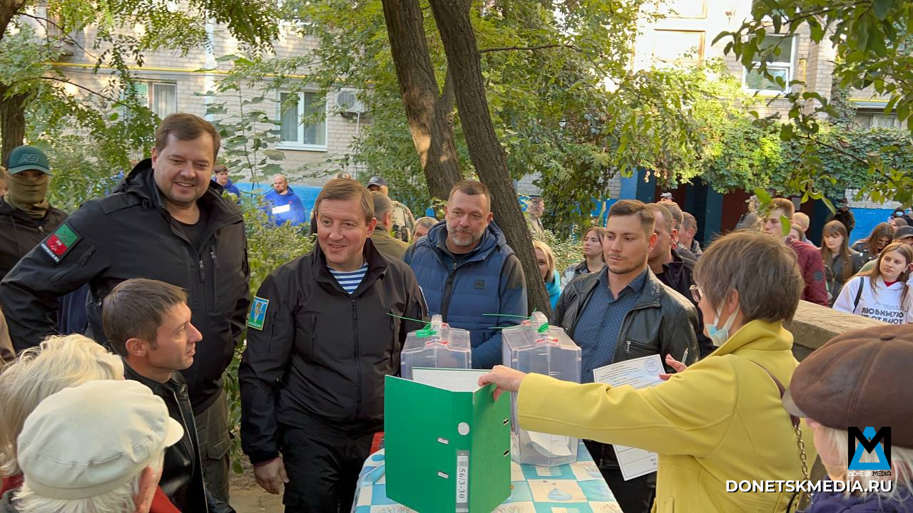 Референдум 2022: как Донбасс голосовал за Россию под свист снарядов